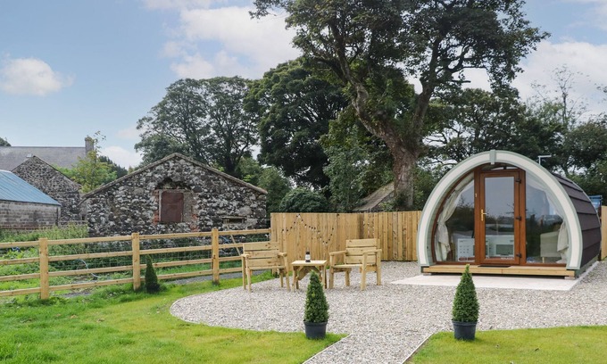 Armoy Cottage | POD 1, romantic, with hot tub in Ballycastle