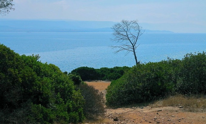 Alghero Villa | Podere le Bombarde, 150 meters from the sea, for 5 people, with garden and verandas