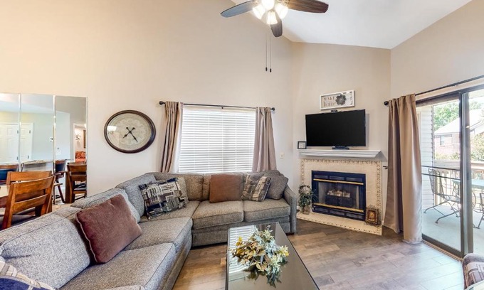 Table Rock Apartment | Pointe Royale #55-5
