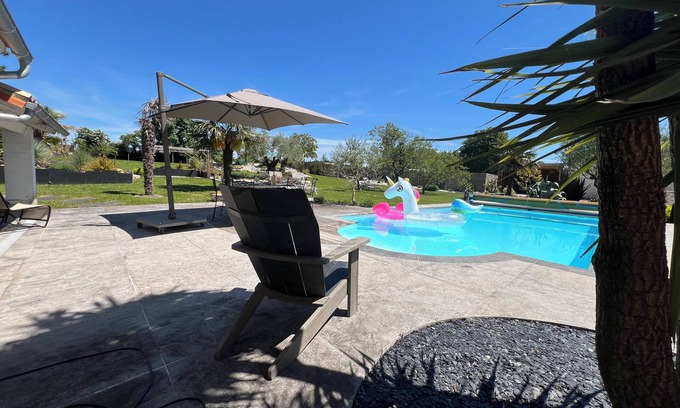 Le Bourdet House | Poitevin marsh with swimming pool 30 minutes from La Rochelle/45 Ile de Ré
