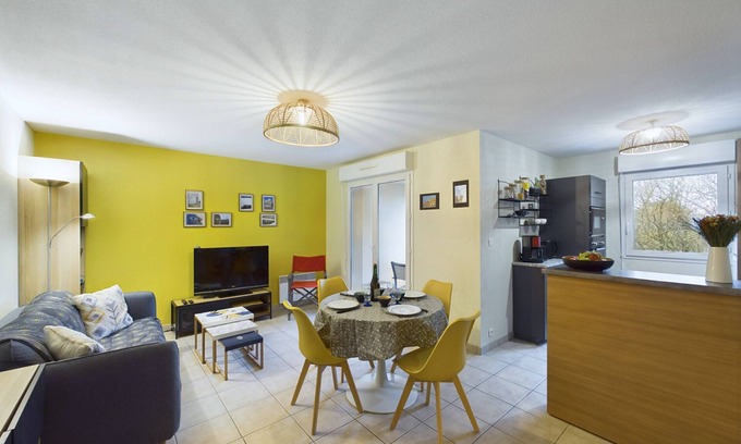 Pont-l'Abbe Apartment | Pont L'Abbé, flat for 4 with a balcony
