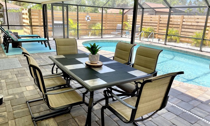South Venice House | Poolside Oasis with heated pool-7 min to beach-2 King beds