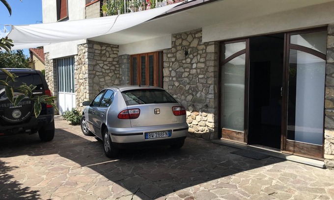 Chiusi della Verna Apartment | POP-ART STYLE APARTMENT WITH RELAXATION AREA AND SPA