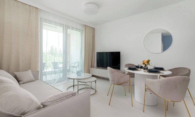 Mlyniska Apartment | Popieluszki 2C Modern Apartment Gdansk Center Parking