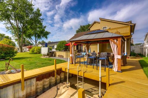 Port Clinton House | Port Clinton Home with Private Dock and Gazebo!