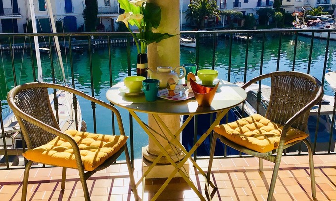 Port Grimaud Apartment | Port Grimaud : Frantastic View for this Romantic flat, renovated.