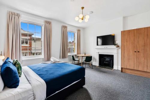 Battery Point Apartment | Portsea Place - designer king studio and parking