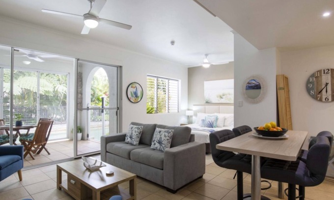 Port Douglas Apartment | Portsea Swimout - Prime Location + Pool Bar