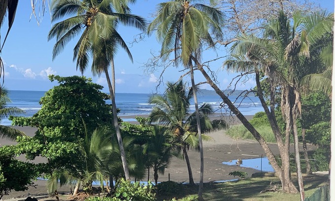 Bejuco Condo | Poseidon's Beachfront Sanctuary