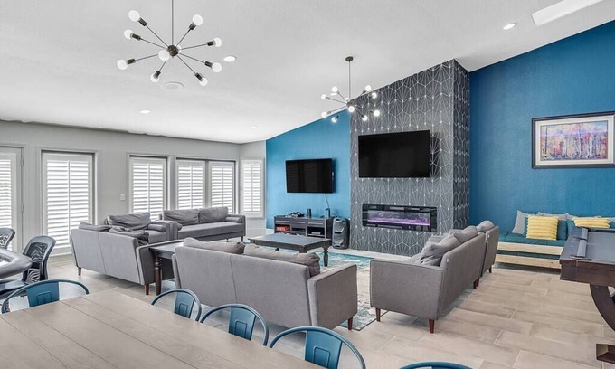 Spring Valley House | Posh Villa 8 Bdr X 5 Bth 16 Bds