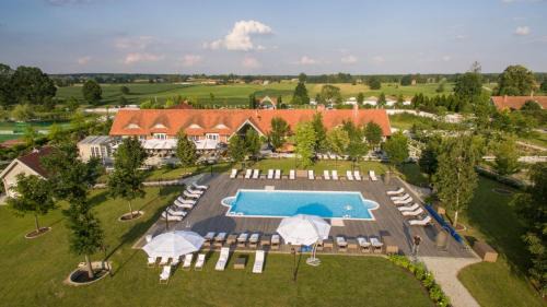 Ruciane-Nida Hotel | Posiadłość Wiejska i Ogrody Acqua di Rosa