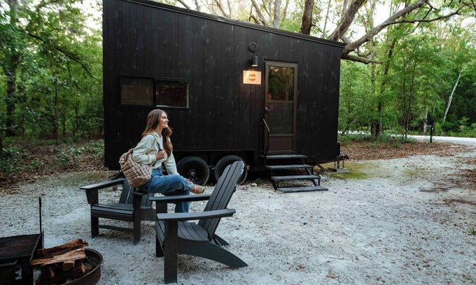 Mount Vernon Cabin | Postcard Cabins Skagit Valley, Outdoor Collection by Marriott Bonvoy