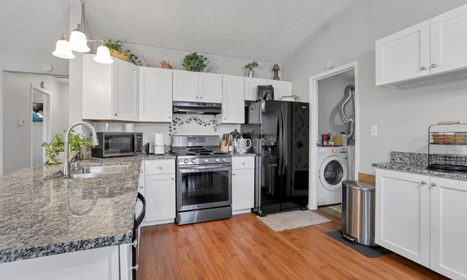 Kilbourne House | Powell Oasis: 3BR/2BA Sleeps 9