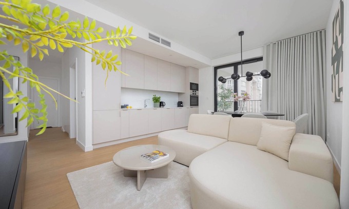 Mokotow Apartment | Powsińska 27 | Warsaw | Luxury Apartment | Air Conditioning | Balcony