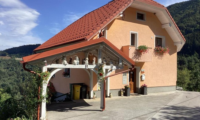 Zelezniki Apartment | Pr' Grogori