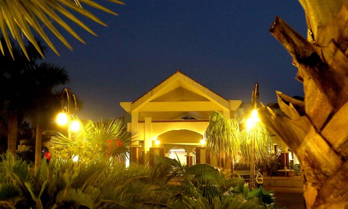 Vadodara Hotel | Prakruti Resort