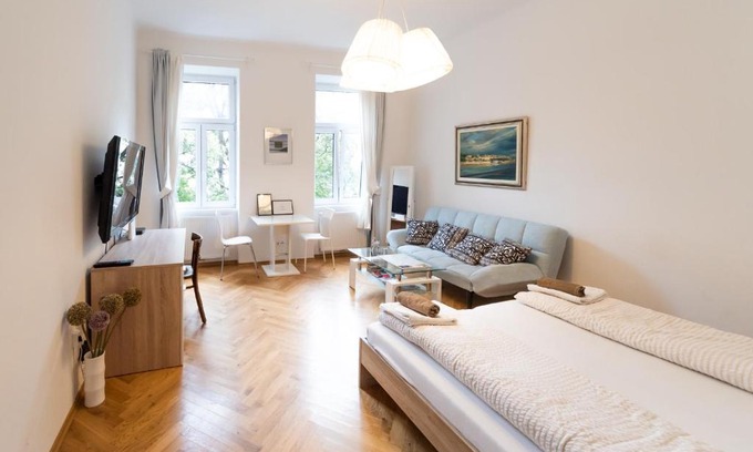 Stuwerviertel Apartment | Prater Studio next Fair, UN, WU and City Center