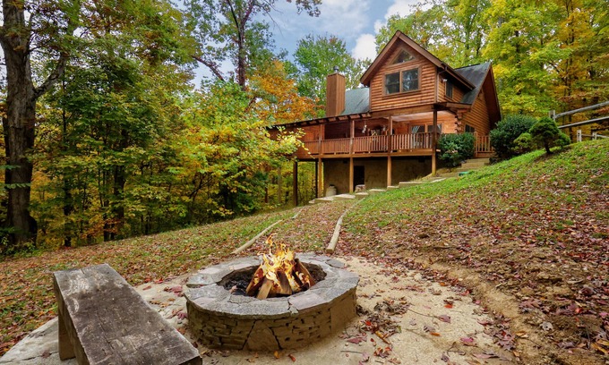 Gatlinburg - Pigeon Forge Cabin | Premier Cabin Private Location in the Mountains, FREE Access to Resort Amenities