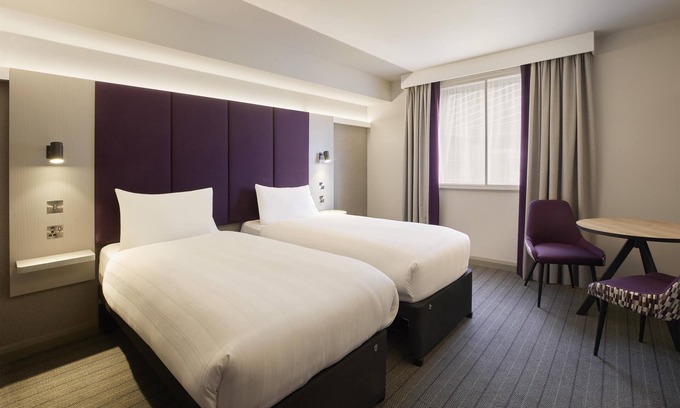 Stirling Hotel | Premier Inn Stirling South - M9 J9
