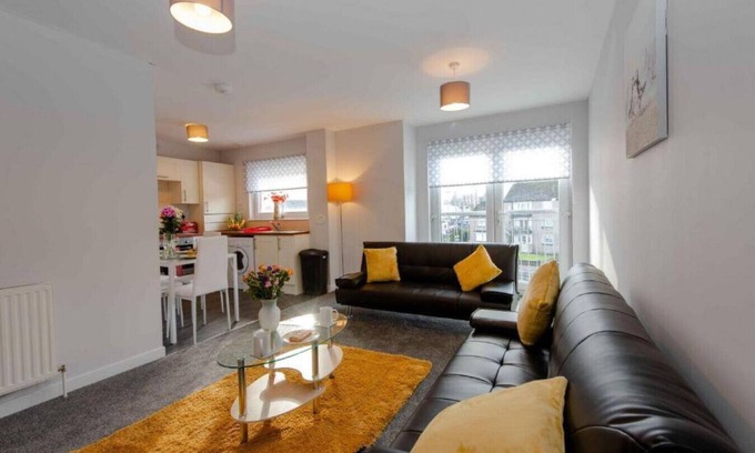 Wishaw Condo | Premier - Wishaw En-Suite Apartment