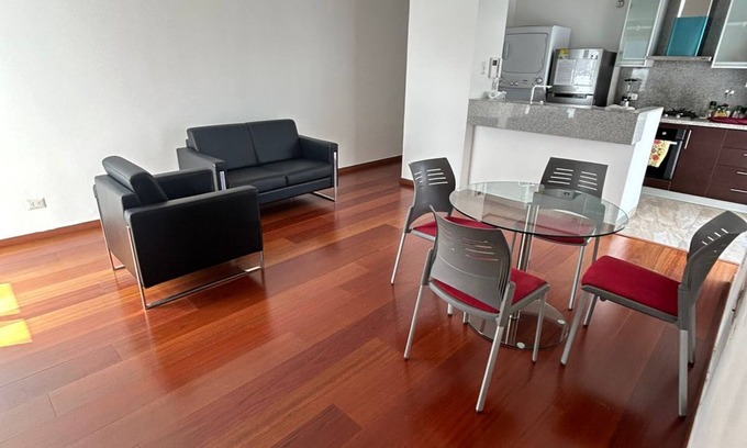 Miraflores Apartment | Premiere department in the heart of Miraflores, on a 9th floor with 2 elevators.