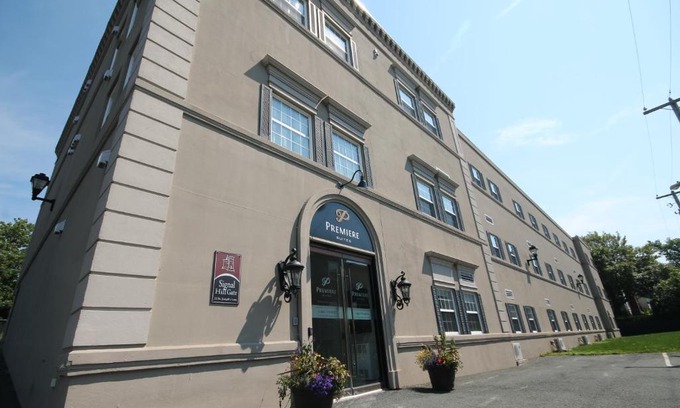 Downtown St. John's Apartment | Premiere Suites - St. John's Signal Hill Gate