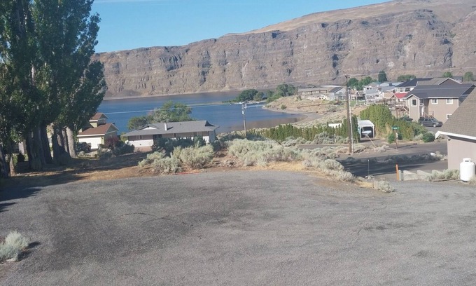 Sunland Estates RV Rental | Premium RV Space in Sunland