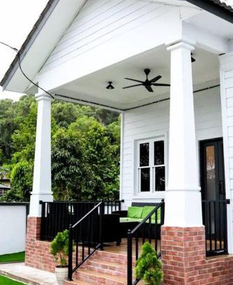 Kampung Gok Kapur Villa | PREMIUM Tanjung Jara Cottage - with indoor pool