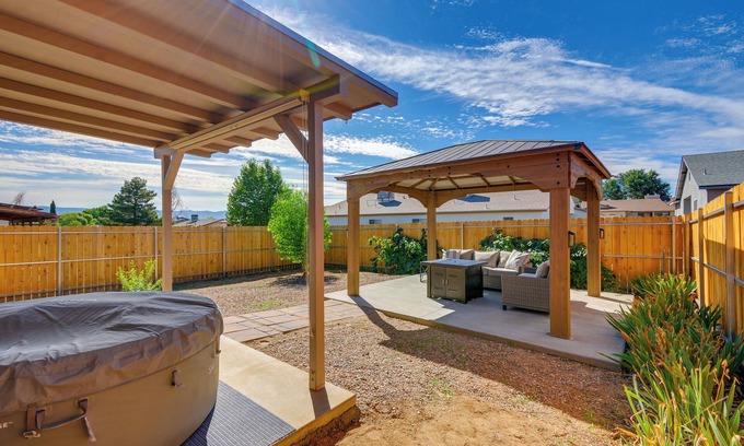 Prescott Valley Units House | Prescott Valley Retreat w/Hot Tub & Kayaks