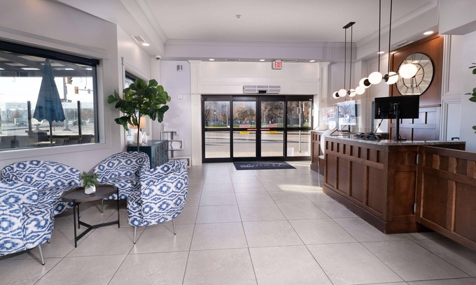 Downtown Kelowna Hotel | Prestige Beach House