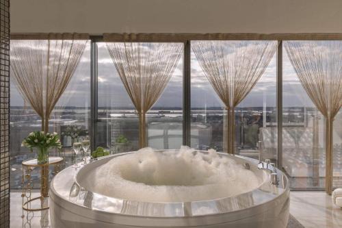 Klaipeda Apartment | Prestige Jacuzzi Apartment by LIUKSAI