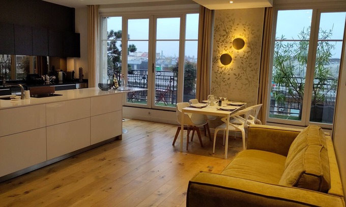 Saint-Merri Apartment | Prestigious apartment with terrace next to the Center Pompidou