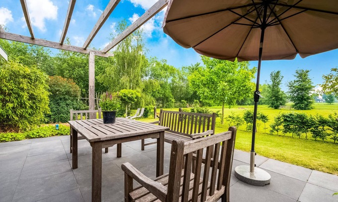 Nieuwoord House | Pretty Holiday Home in Vroomshoop with Garden