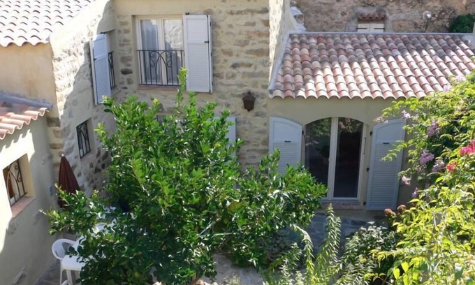 Montegrosso House | pretty house in duplex courtyard garden Cassano 20 'beach Calvi/Ile-Rousse