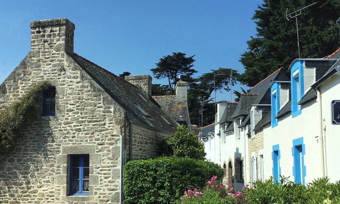 Finistere House | Pretty little fisherman's cottage 150 m from the ocean and in the center of Loctudy