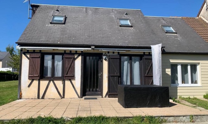 Hermanville-sur-Mer House | Pretty Norman pearl with garden