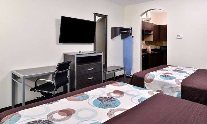 Spring Hotel | Prime Location! 2 Great Units! Close to George Bush Intercontinental Airport!
