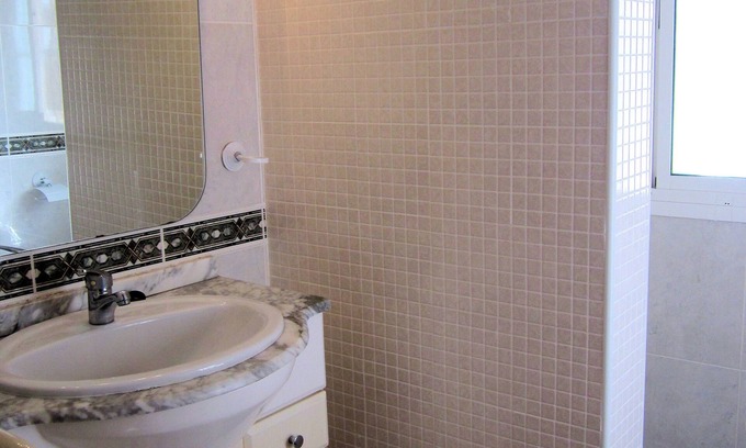 Villanueva de la Concepcion House | Private heated pool; sleeps up to 5; a/c and heating; beautiful location; wifi.