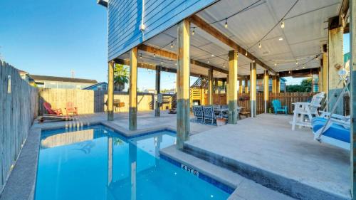 Old Town House | Priv Pool Walk to Marina Eateries 3 Mins to Beach Marlin Azul by AvantStay