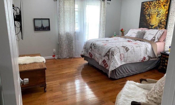 Queens Apartment | Private 1 Bedroom Suite 15 mins from JFK Airport!