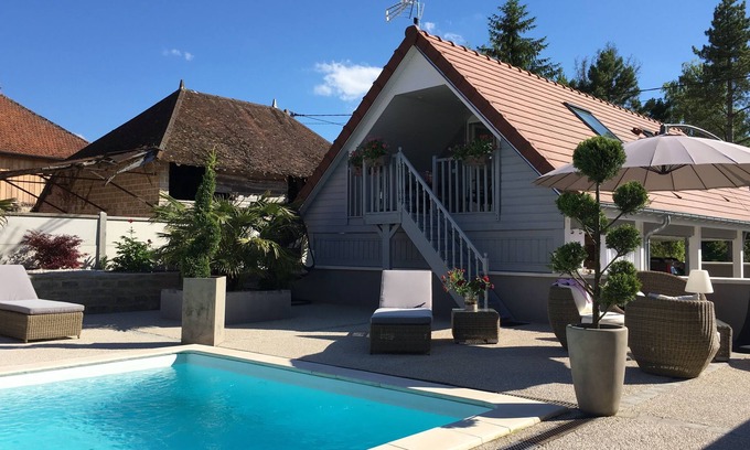 Villechetif Apartment | PRIVATE APARTMENT TERRACE SWIMMING POOL BED & BREASFAST