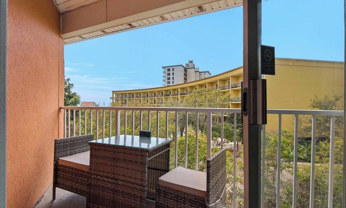 Fort Walton Beach - Destin Condo | ⭐Private Beach Access-Pool + Hot Tub-Balcony- Complex Pool-Gulfview II 327⭐