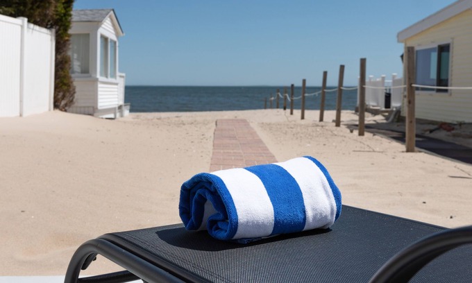 Clinton House | PRIVATE BEACH: ROYAL OCEANVIEW CASTLE @ CLINTON W/4 QUEENS 2 FULL