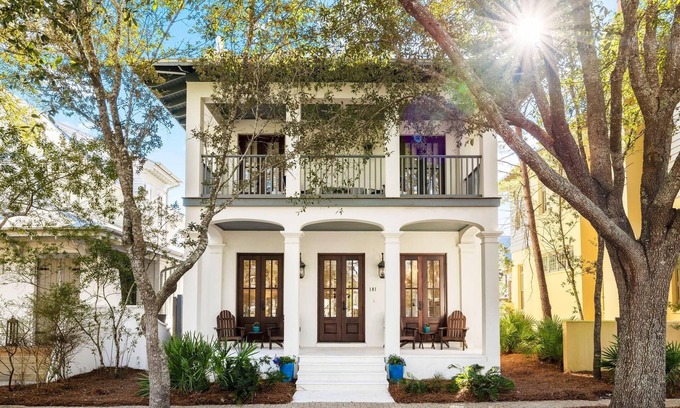 Rosemary Beach House | PRIVATE BEACH/POOL ACCESS-Charming Cottage-Lovely Courtyard-4 Bikes