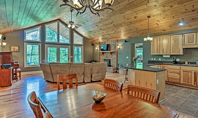 Cherokee House | Private Bryson City Ranch Retreat w/Mtn Views!