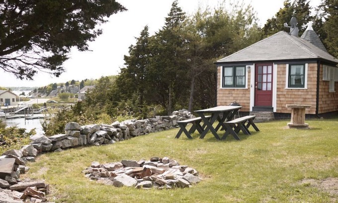 Newport Cabin | Private Cabin overlooking the ocean