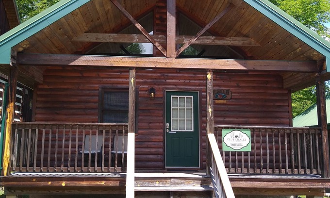 Gatlinburg Cabin | Private cabin with short walk to downtown Gatlinburg