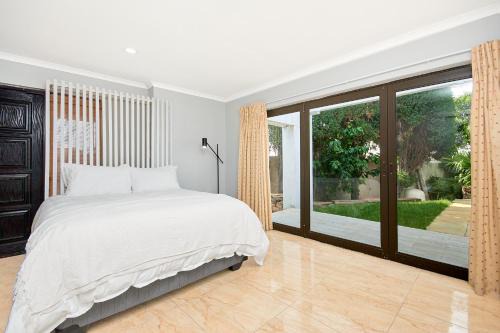 Greater Johannesburg Metropolitan Area House | Private, Cosy and Stylish Stay at Nest24 Evans Park