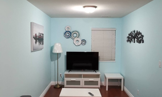 Maple Ridge House | Private entrance and close by trails and park