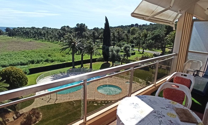 Pardigon Apartment | Private estate, in the heart of a protected site, 400m from the beach